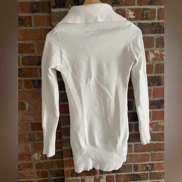 Ruelle white knit sweater/tunic, size small - Picture 2 of 4